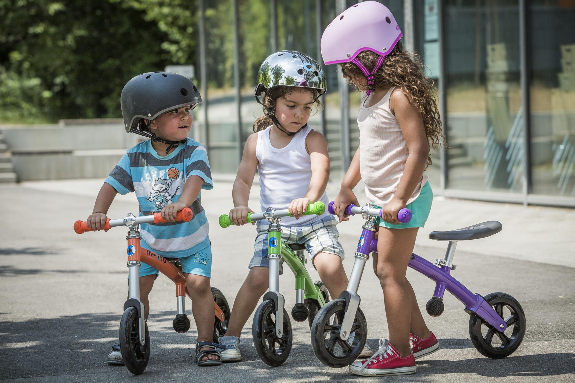 Akční obrázky Micro G-Bike Light Purple - rozbaleno