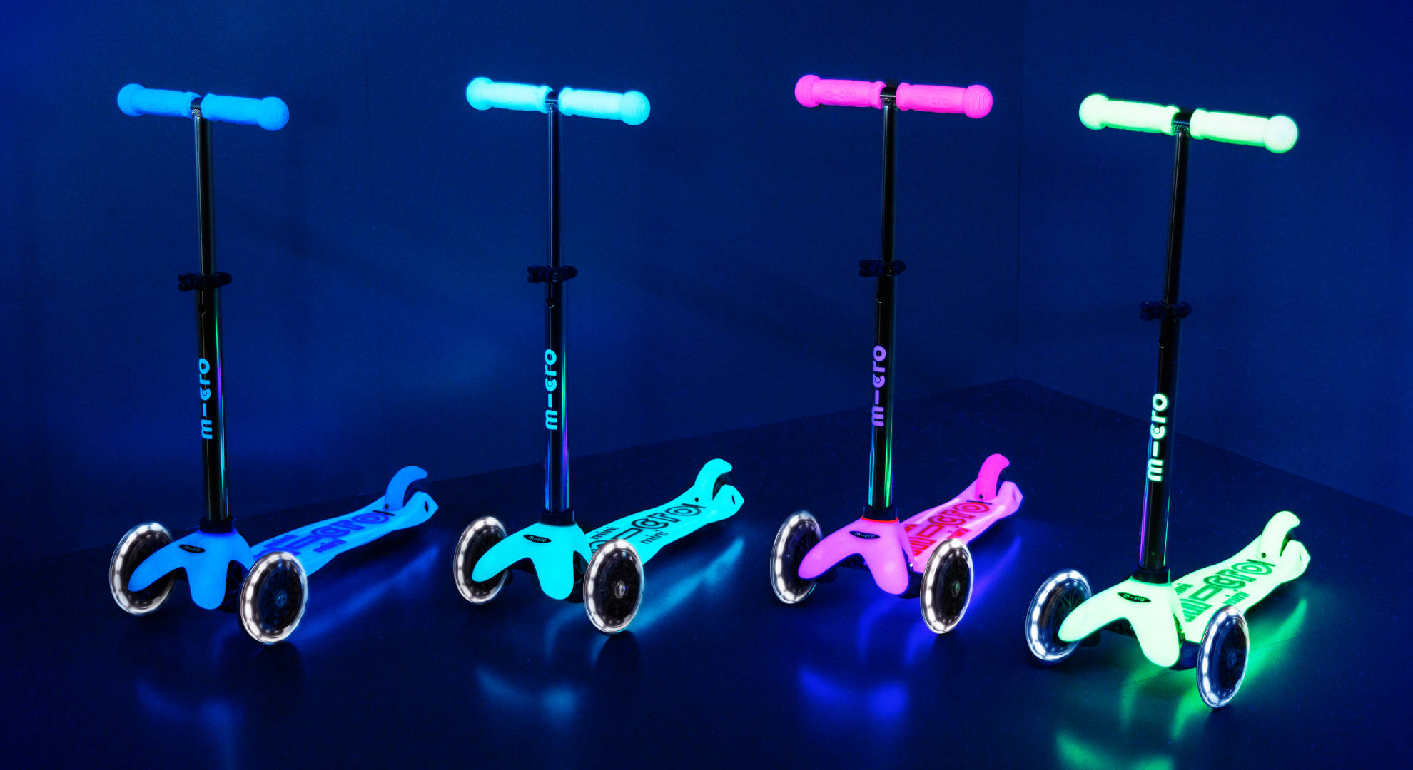 Akční obrázky Mini Micro Deluxe Glow LED aqua